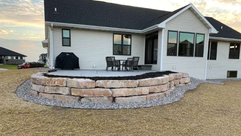 5 Things Every De Pere, WI Homeowner Should Know Before Building A Retaining Wall